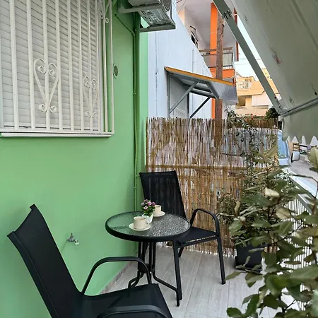 8 Street Studio. Apartment *