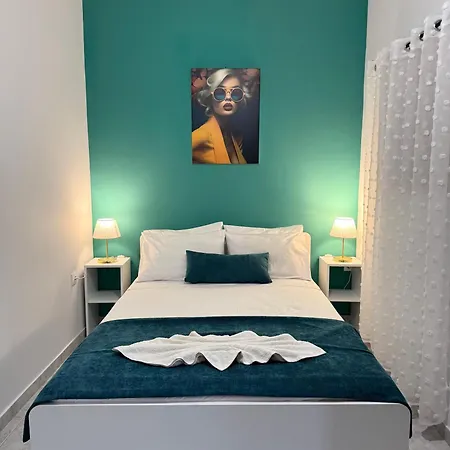 8 Street Studio. Apartment *